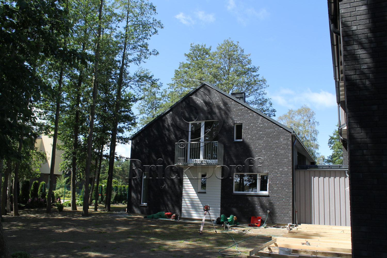 Клинкерная фасадная плитка облицовочная под кирпич Stroeher (Штроер) Steinlinge 376 platinschwarz рельефная NF14, 240*71*14 мм