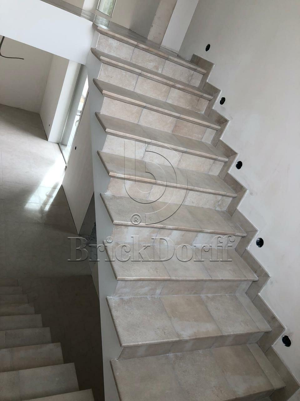 Viano Beige ступень угловая флорентинер противоскользящая с капиносом 330x330x11 мм