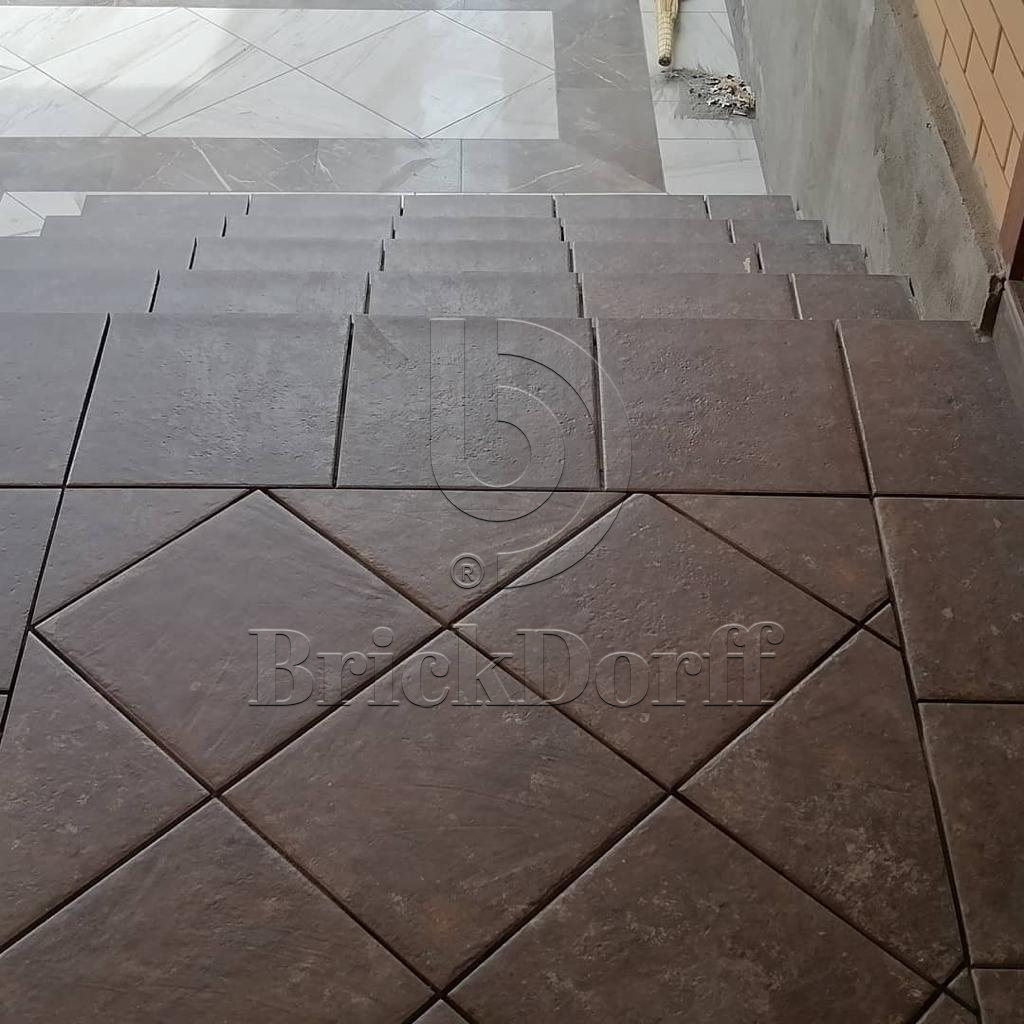 Ilario Braun ступень флорентинер противоскользящая с капиносом, коричневая 330x300x11 мм