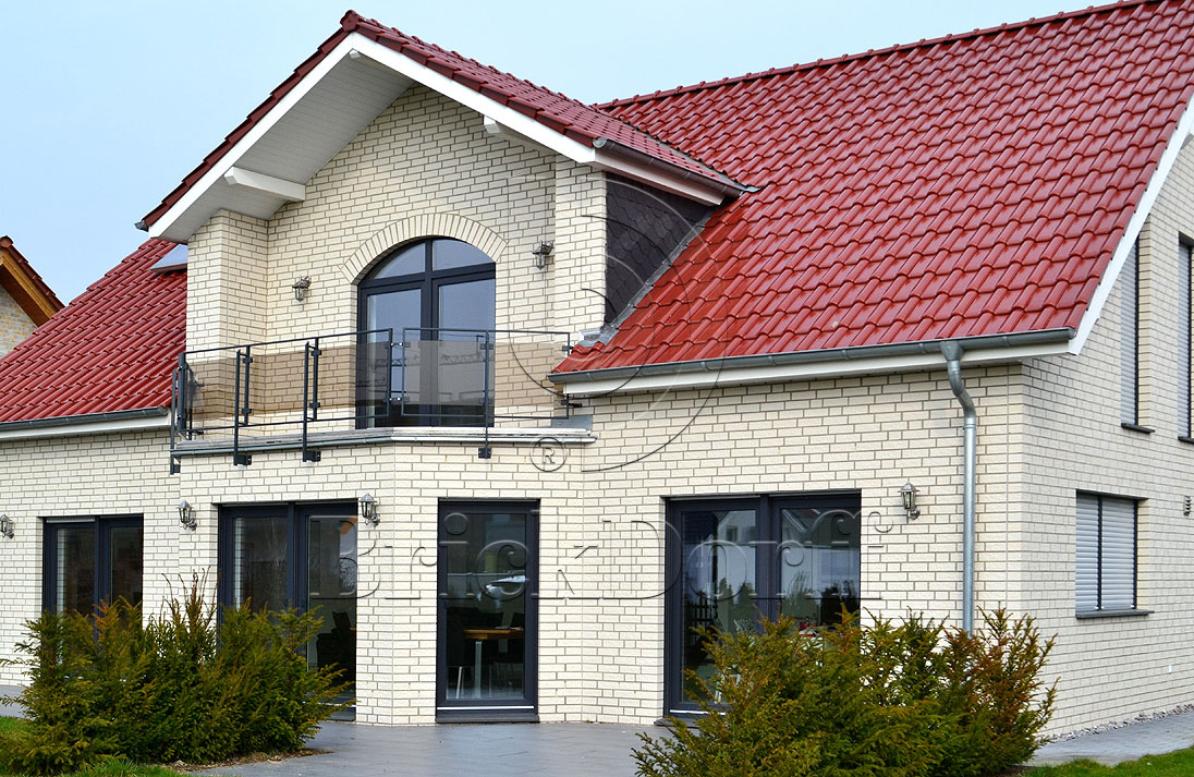 Керамическая черепица рядовая Roben MONZAplus каштановый глянцевый ангоб