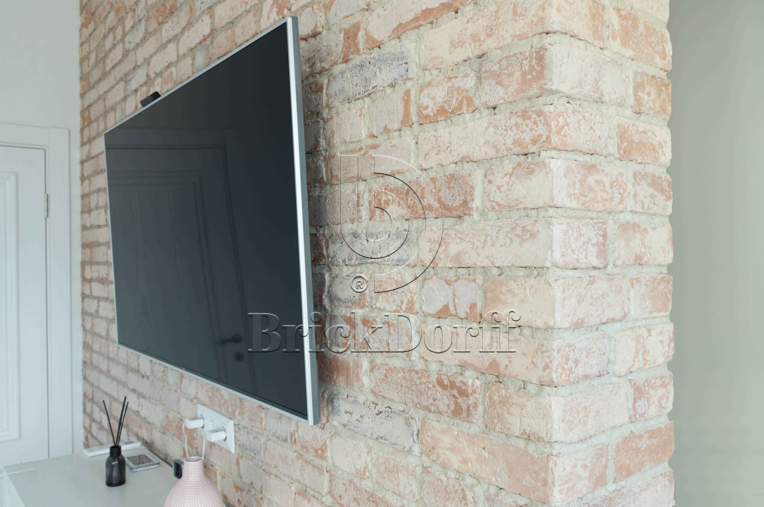 1.T Скандинавский кирпич 120-130*60-70*15 мм, декоративный камень для фасада и интерьера Petra