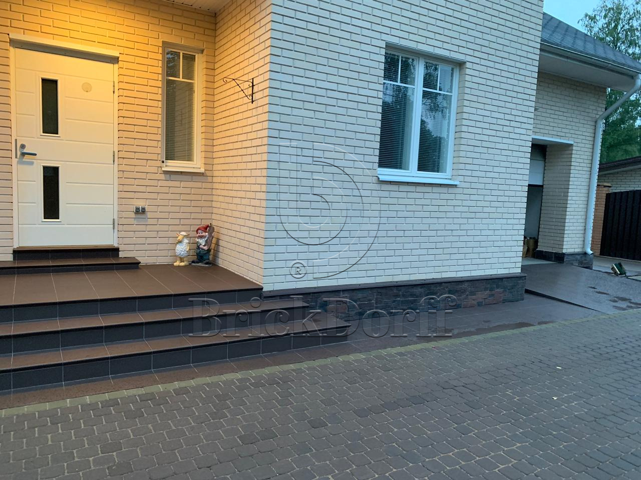 Natural Brown Duro ступень флорентинер противоскользящая с капиносом, коричневая 330x300x11 мм